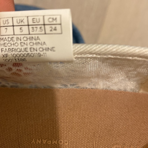 Toms - Picture 5 of 5